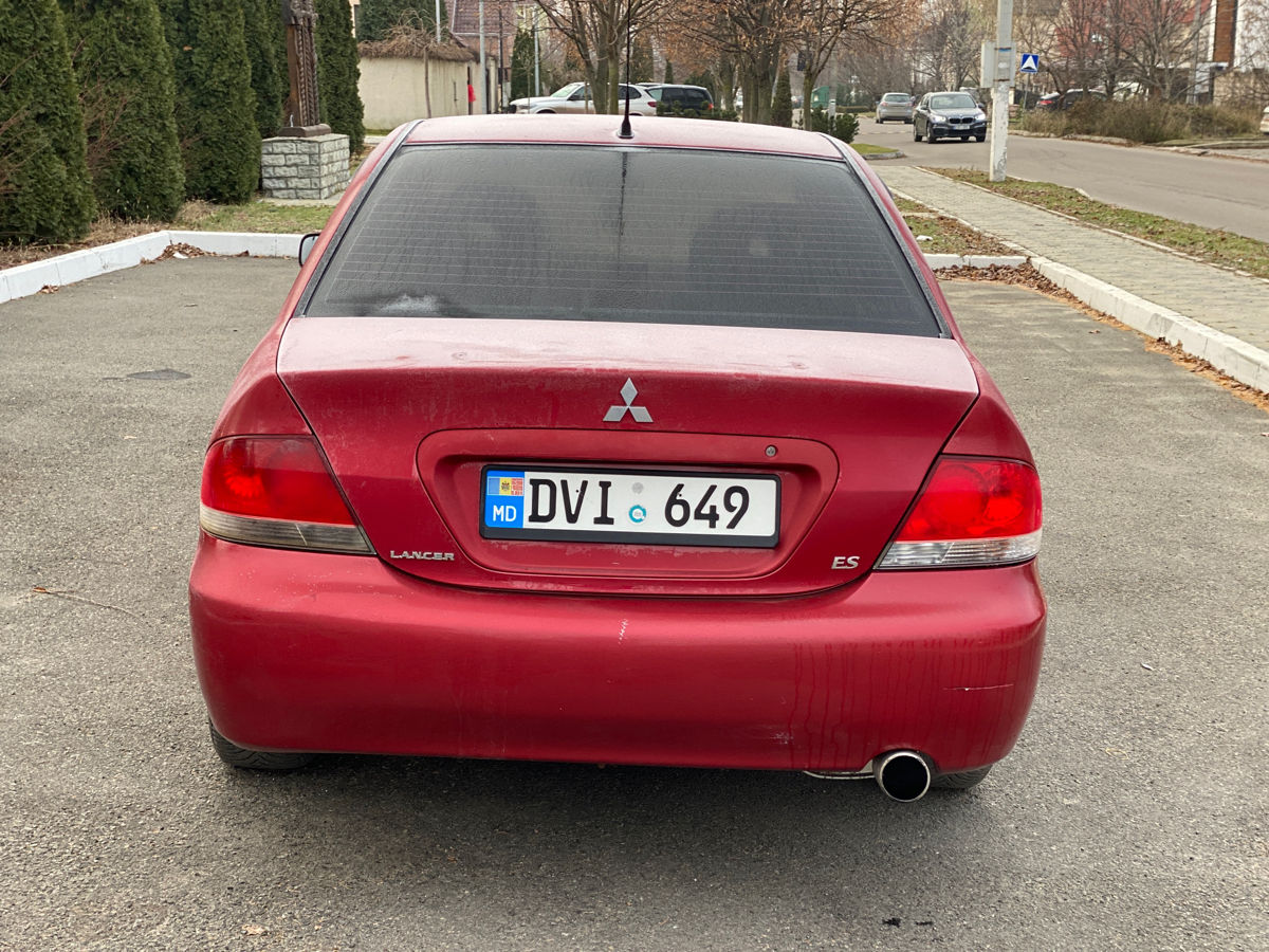 Mitsubishi Lancer фото 4