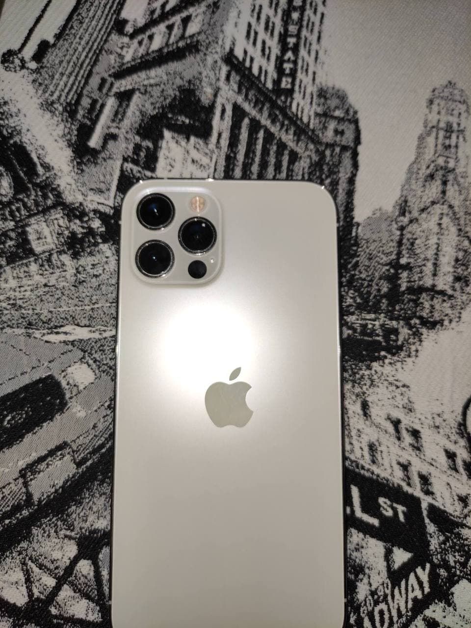 Iphone 12 pro 512гб 1200EUR
