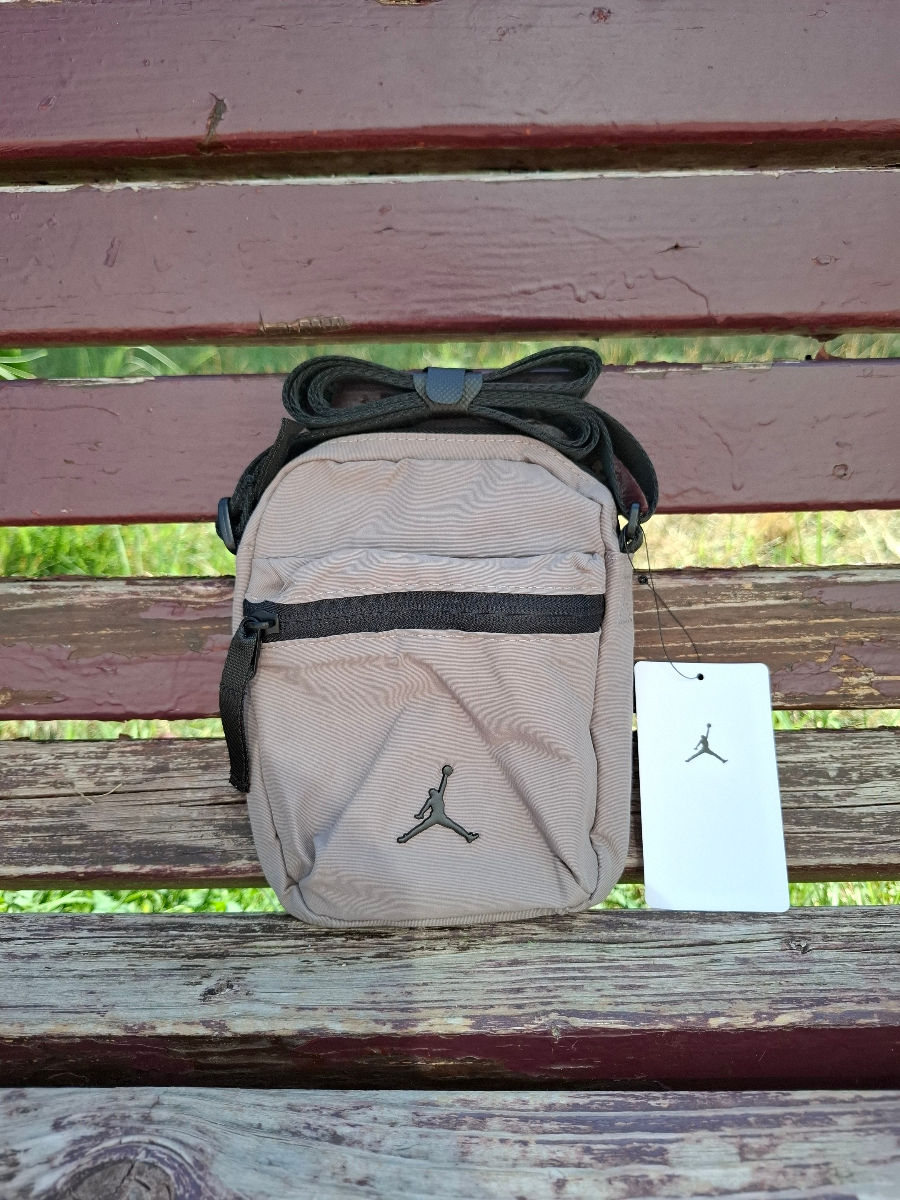 Borseta Jordan foto 0