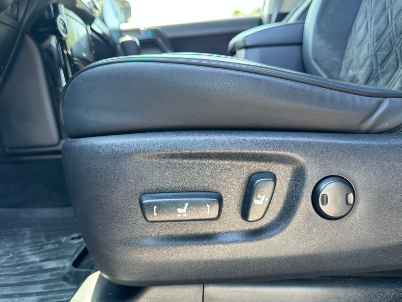 Toyota Land Cruiser Prado фото 9