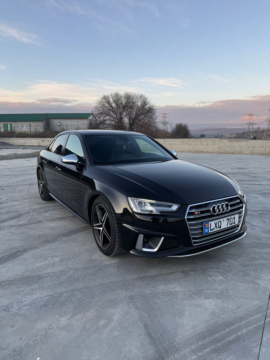 Audi S4 foto 0