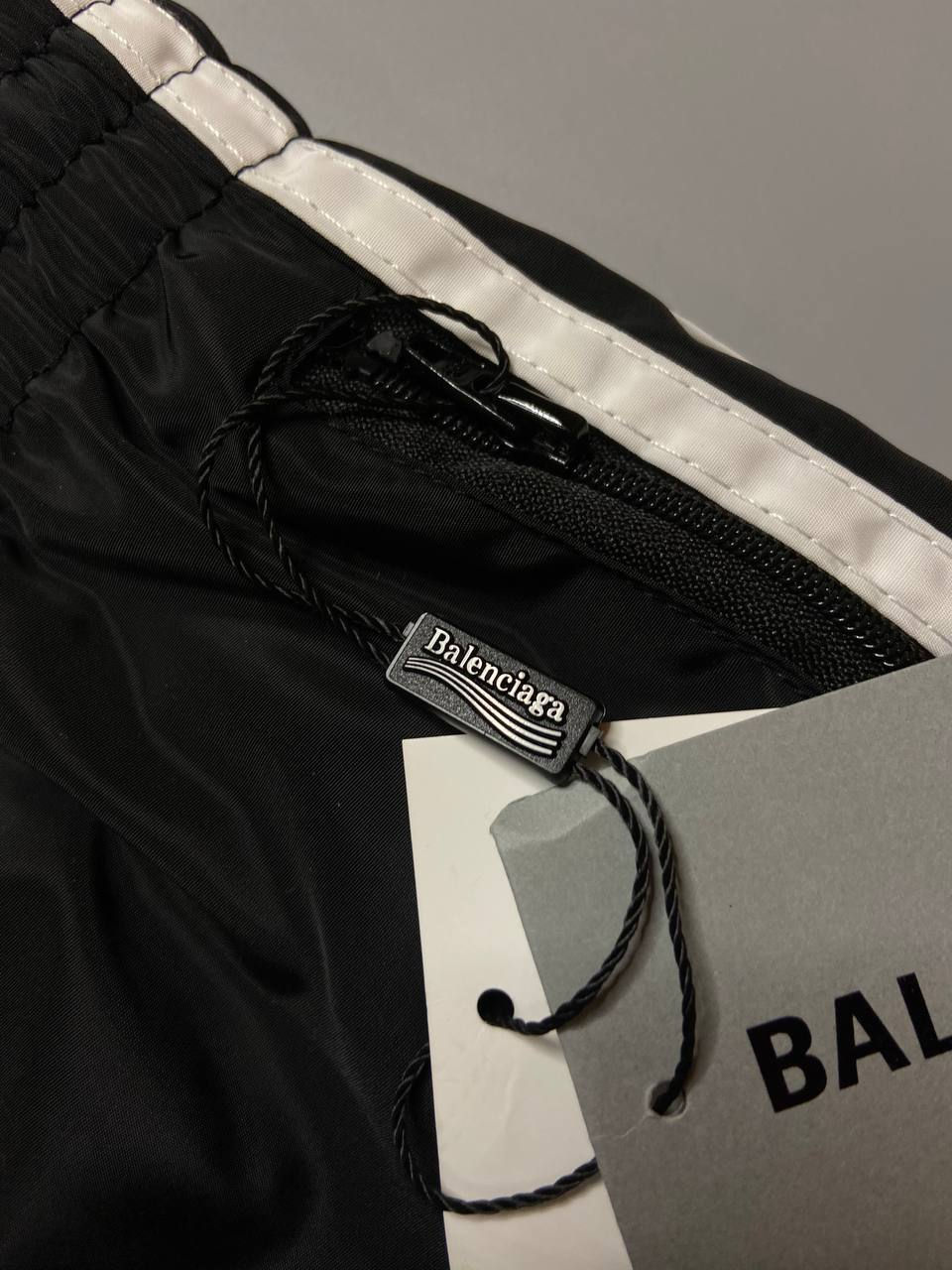 Pantaloni Adidas x Balenciaga foto 3