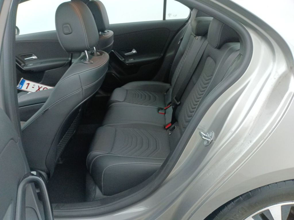 Mercedes A-Class foto 15