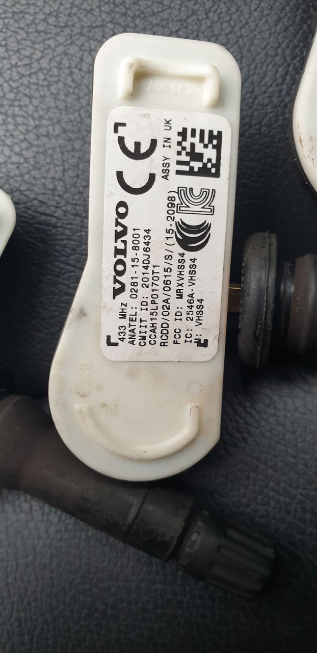 Senzori presiune in roti si capace pentru jante volvo originali Оригинальные датчики давления foto 3