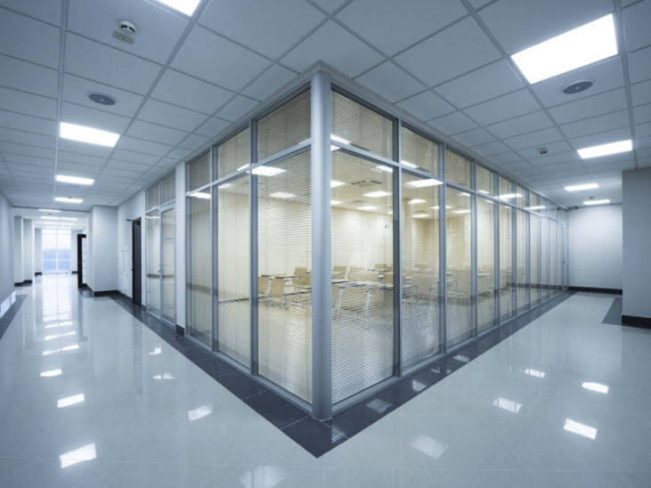Pereti despartitor din PVC/aluminiu/sticla securizata.Перегородки из ПВХ/алюминия/стекла. foto 10
