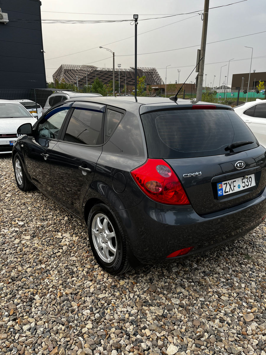 KIA Ceed foto 3