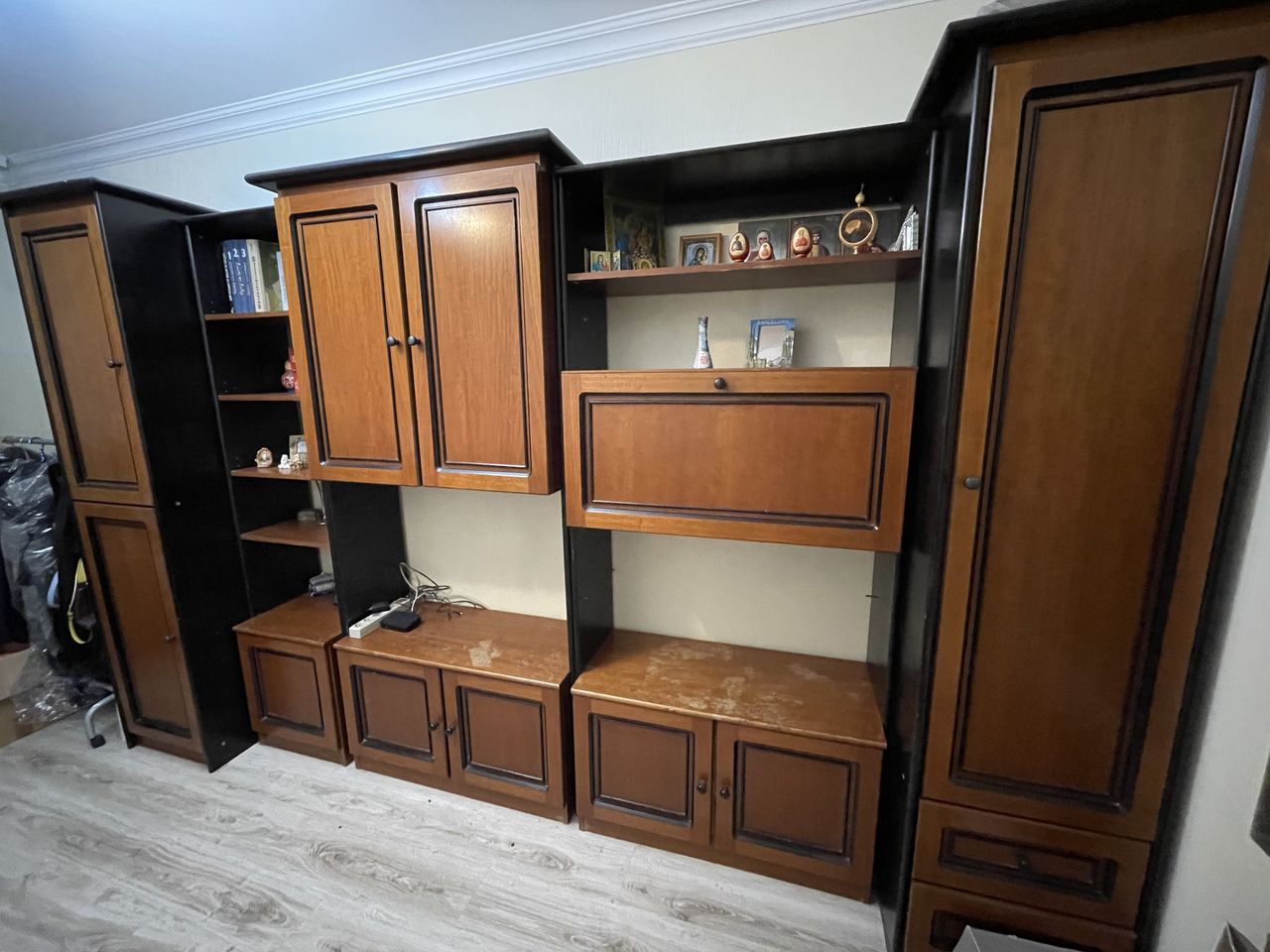Стенка румынская из дерева