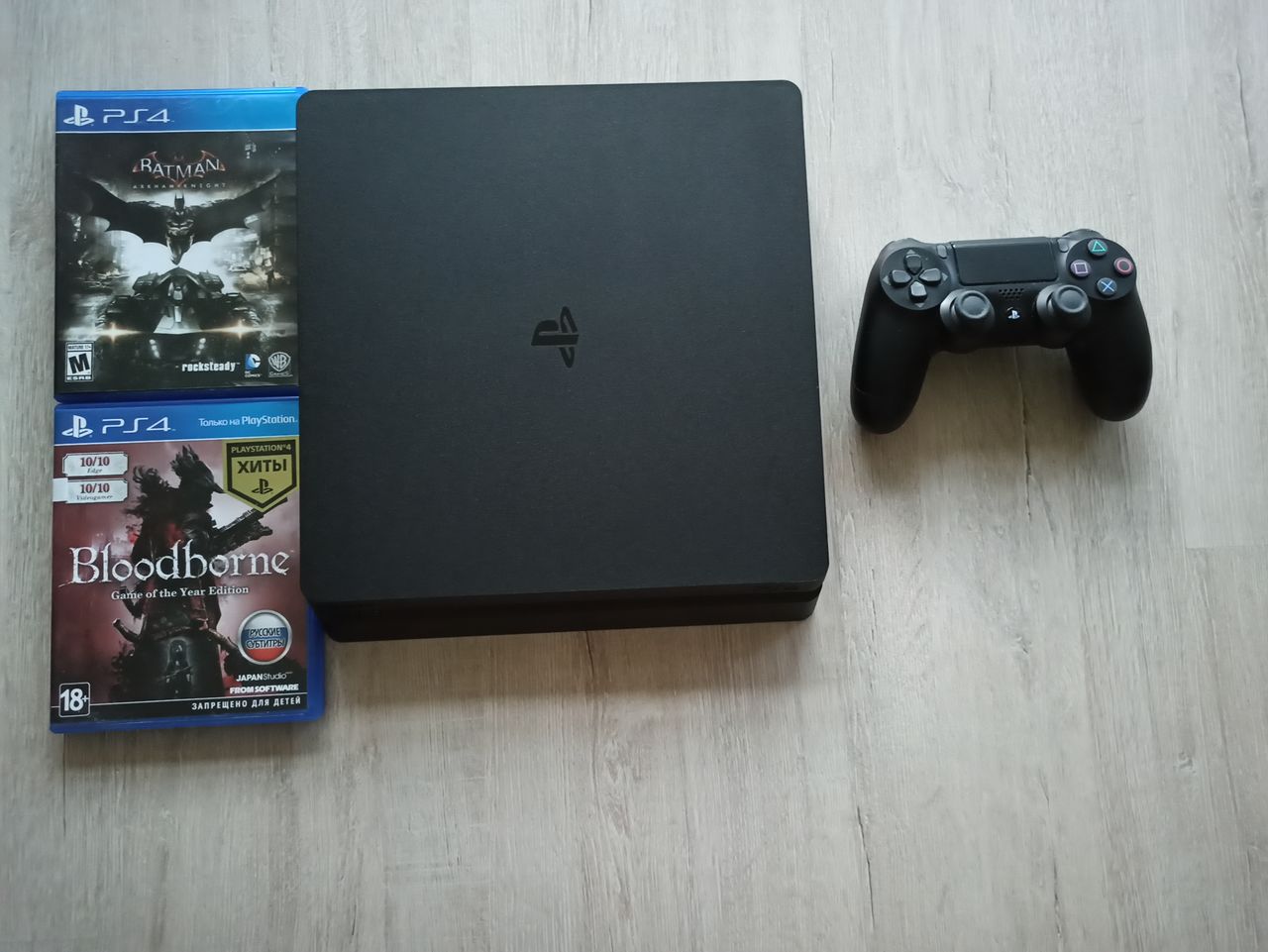 Продам PS4 Slim 1TB + 2 игры