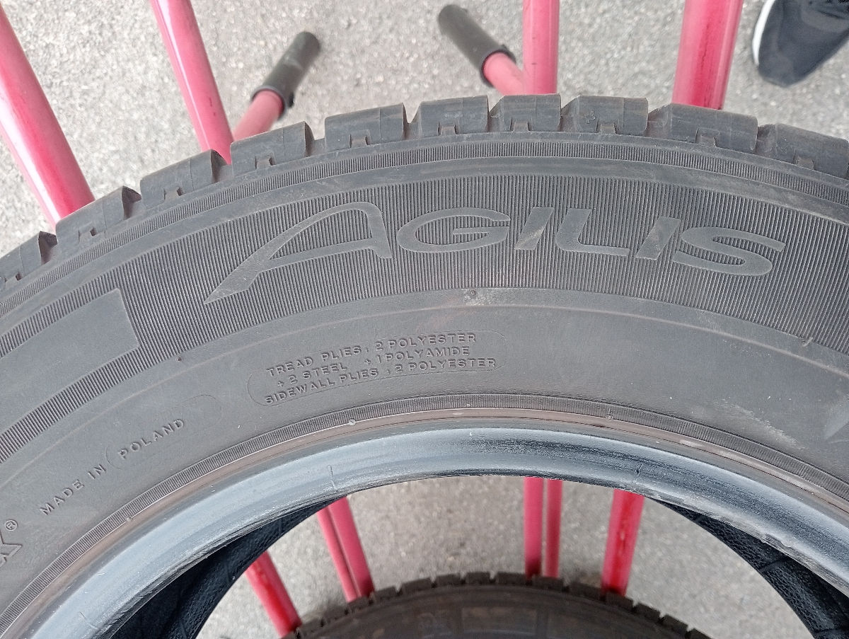 235 65 R16C Michelin Agilis de vara  foto 6