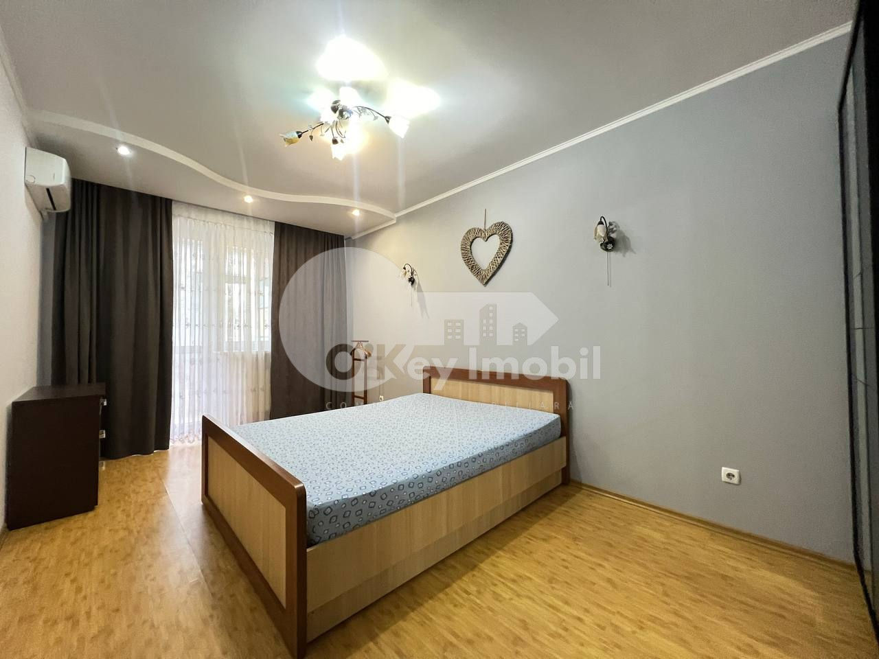 Apartament cu 2 camere, 80 m², Centru, Chișinău foto 3