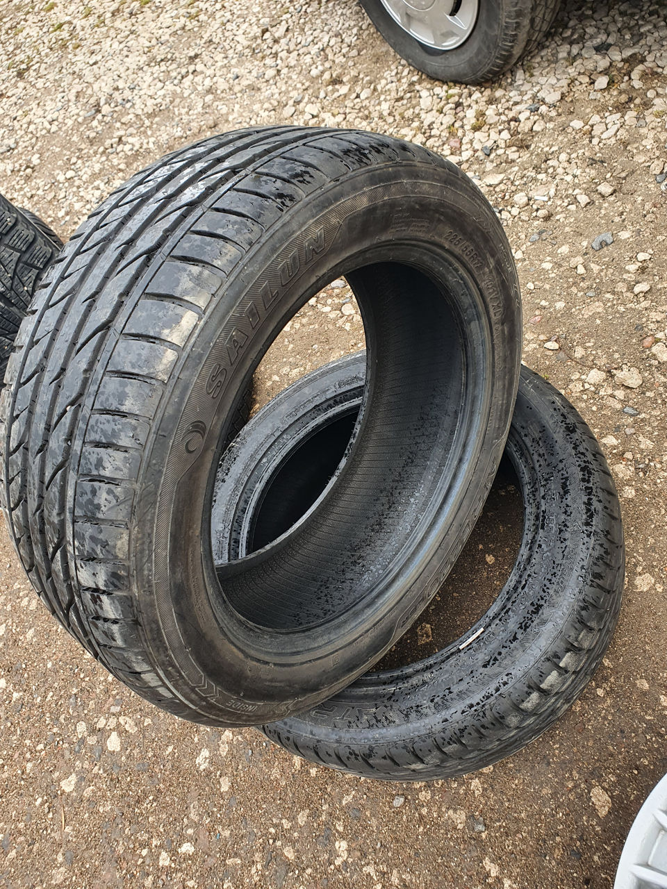 225/55 R17