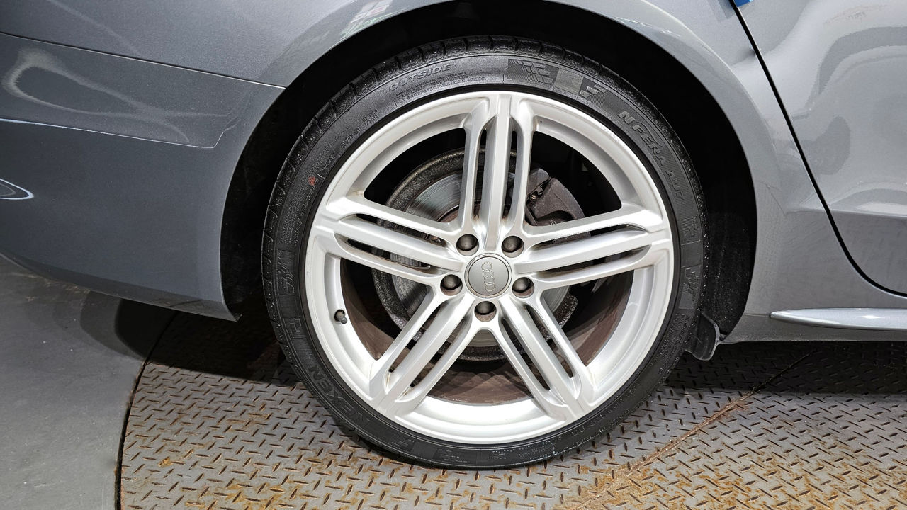Audi A4 фото 19