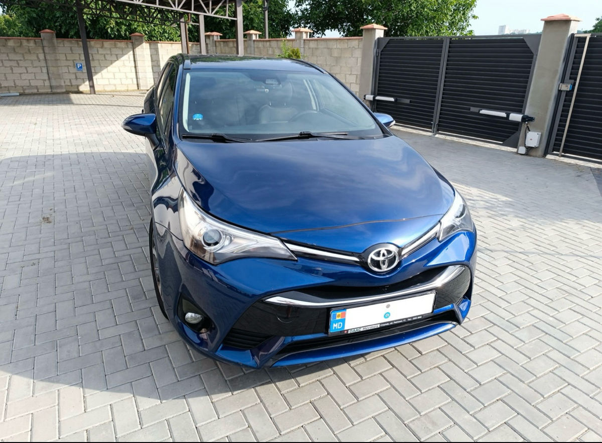 Toyota Avensis foto 1