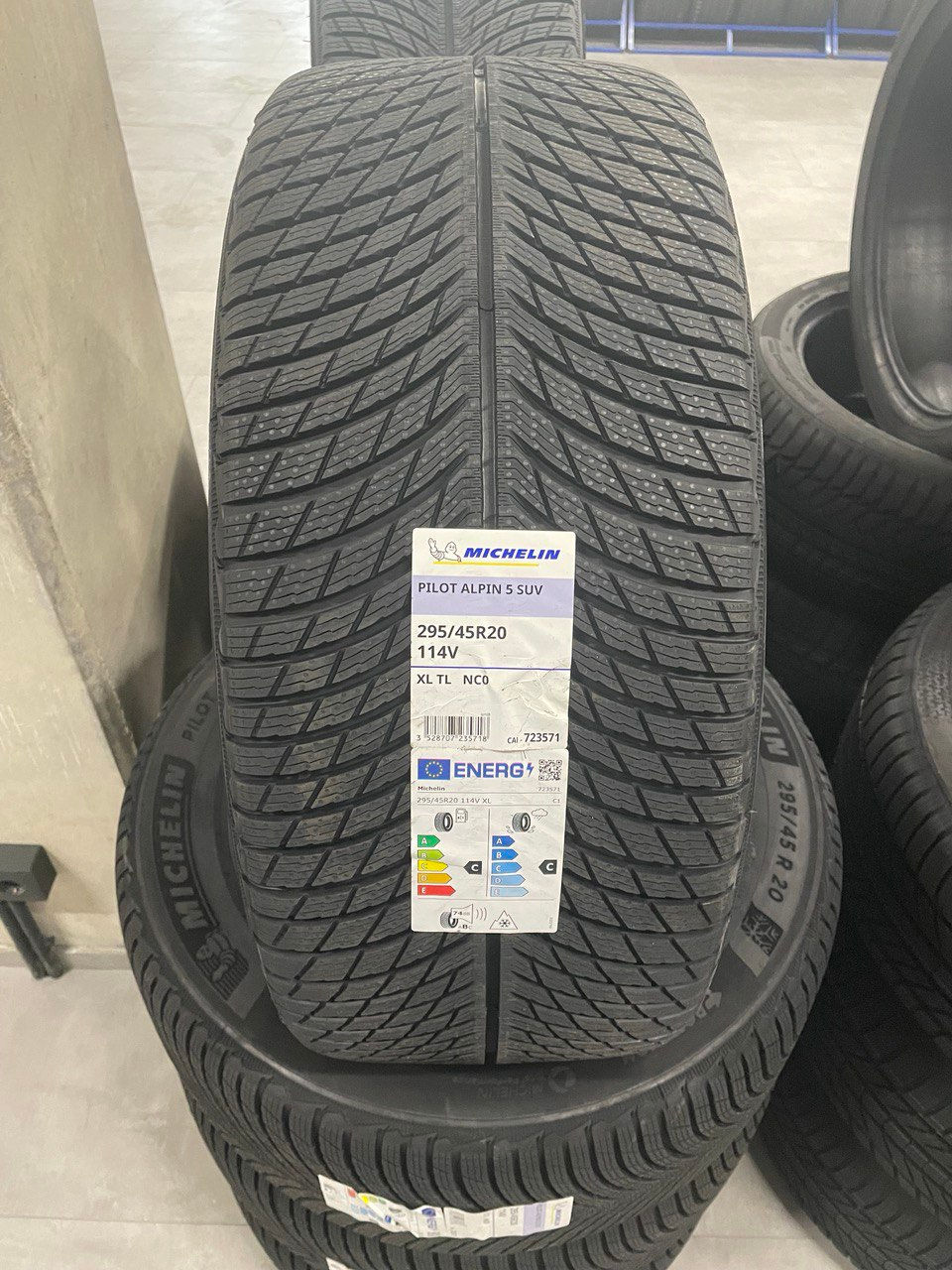 255/55R20 + 295/45R20 Michelin PA5 SUV (NC0). Зима. Установка или доставка! foto 0