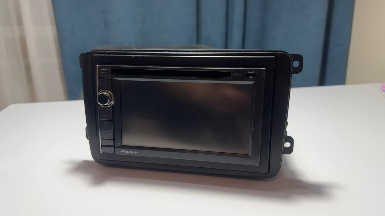 Pioneer Avic-f930bt – Sistem Multimedia Cu Gps, Bluetooth si ecran tactil foto 2
