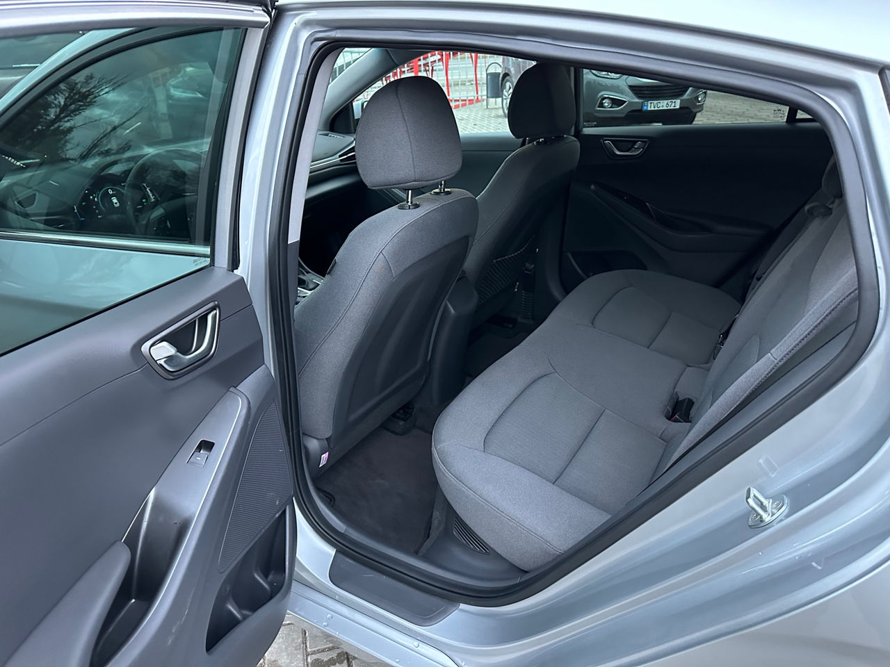 Hyundai IONIQ foto 16
