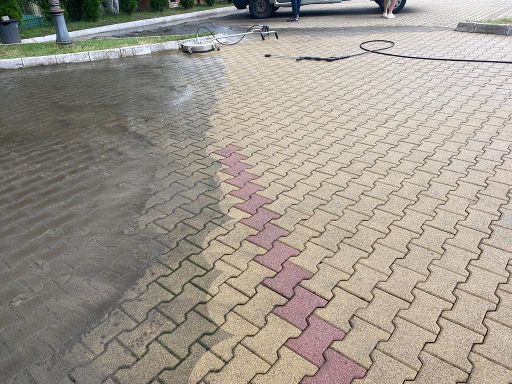 Spălare profesională curți, terase, pavaje și garduri foto 3