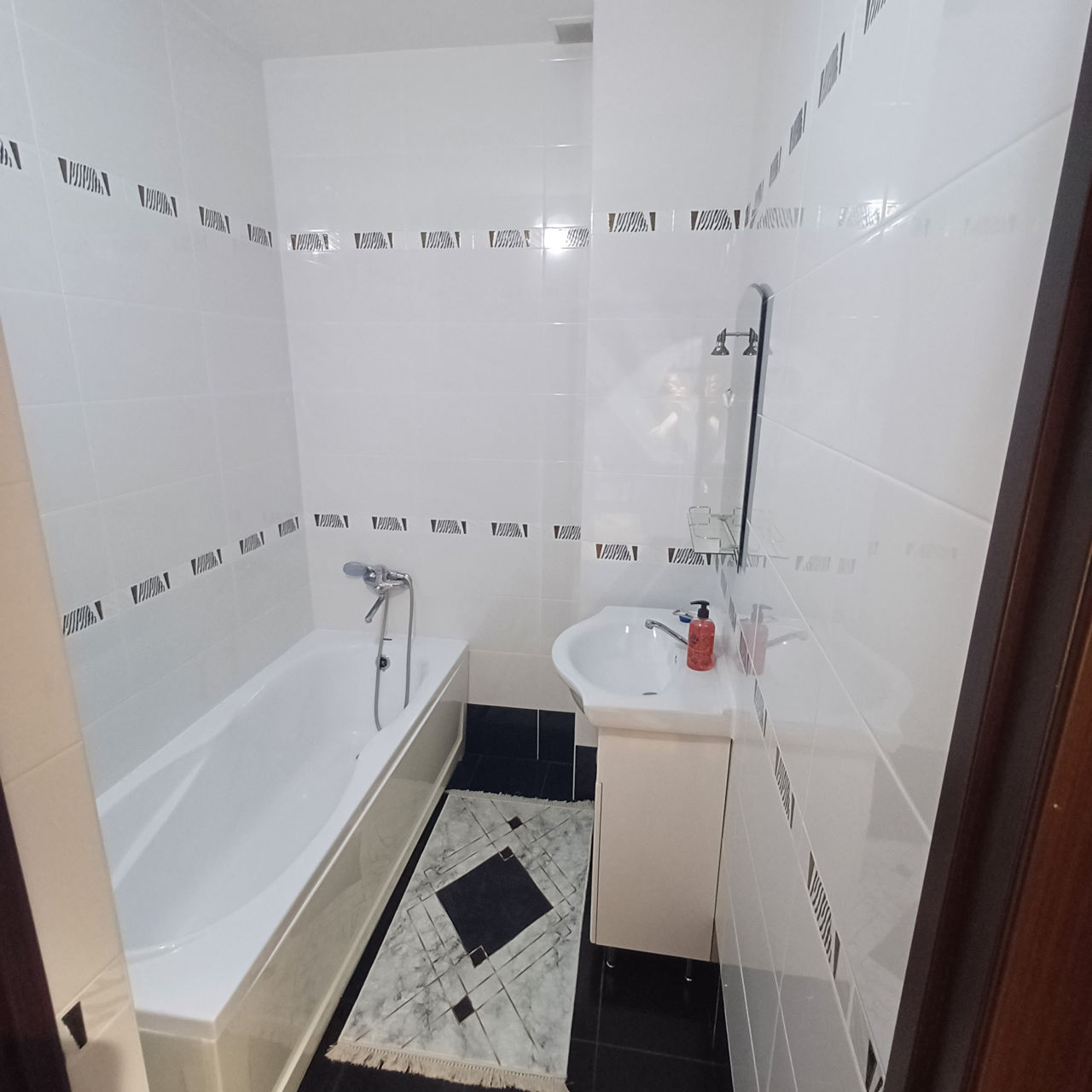 Apartament cu 2 camere, 81 m², Buiucani, Chișinău foto 8