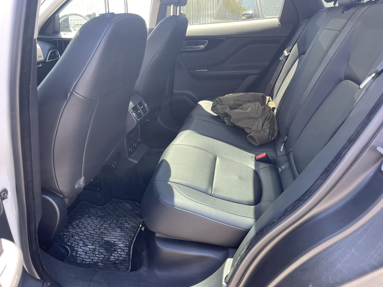 Jaguar F-PACE foto 15