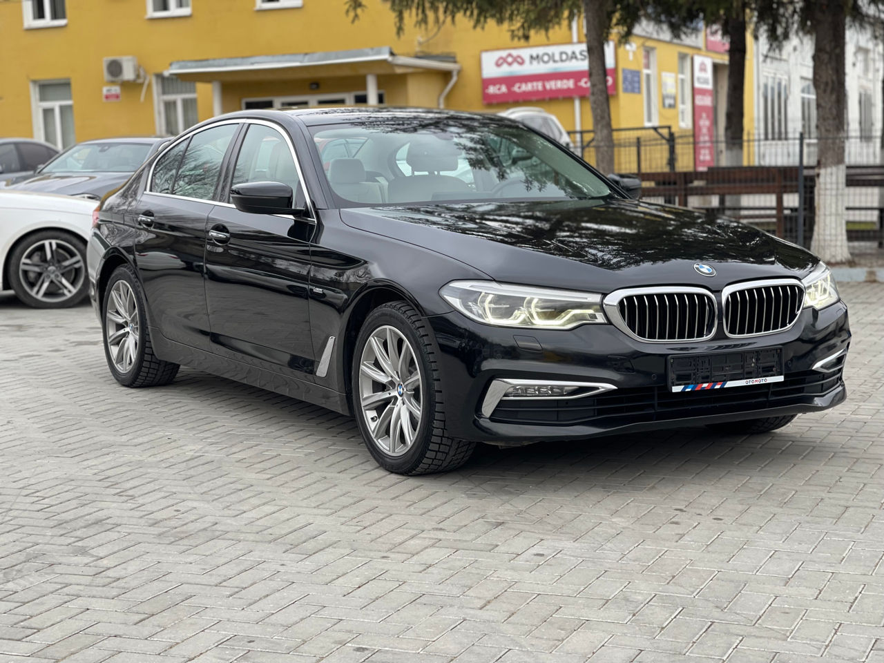 BMW 5 Series foto 4