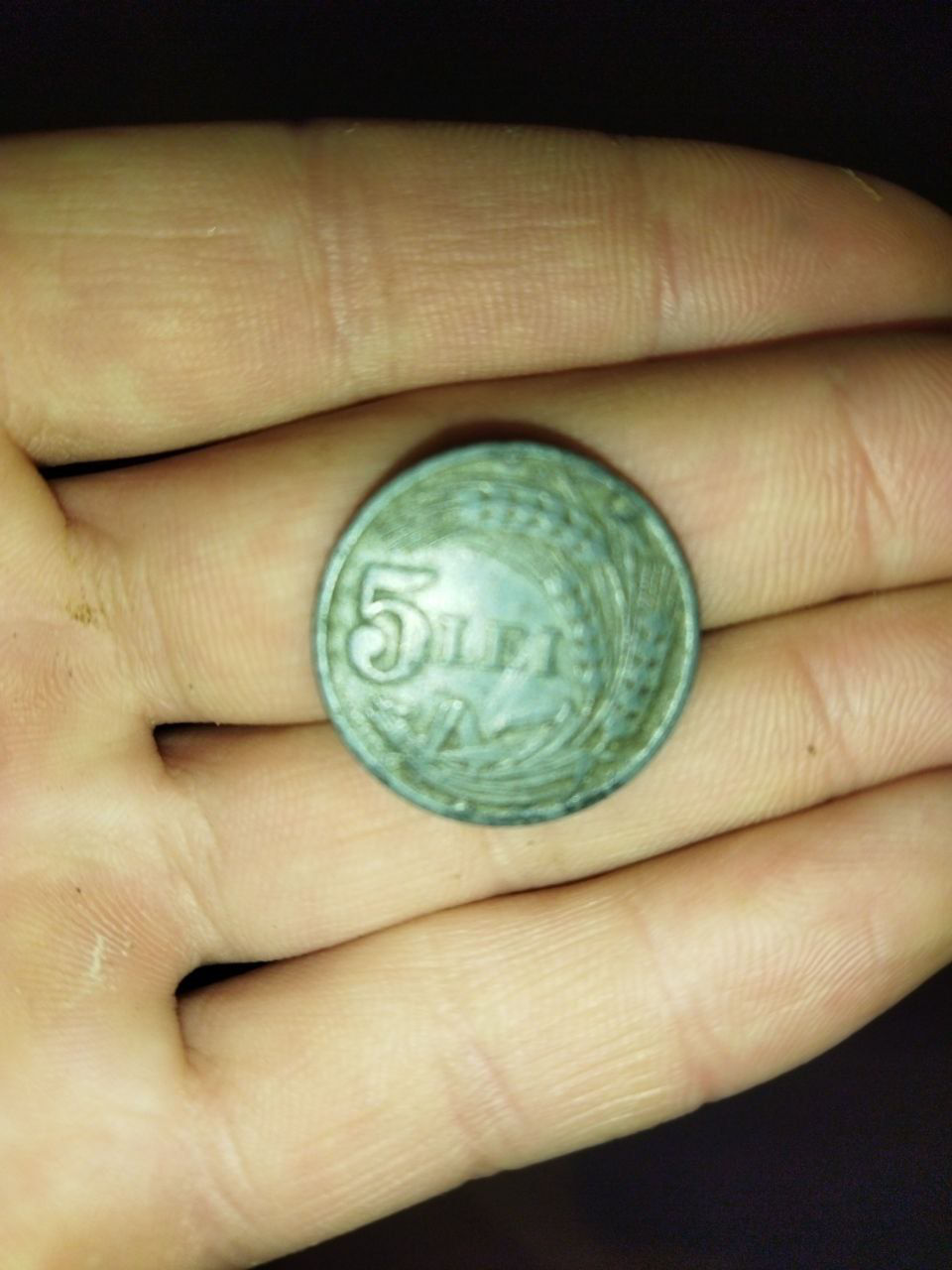 Продам румынские монеты 5 лей 1942 г. 100 лей 1943 г.