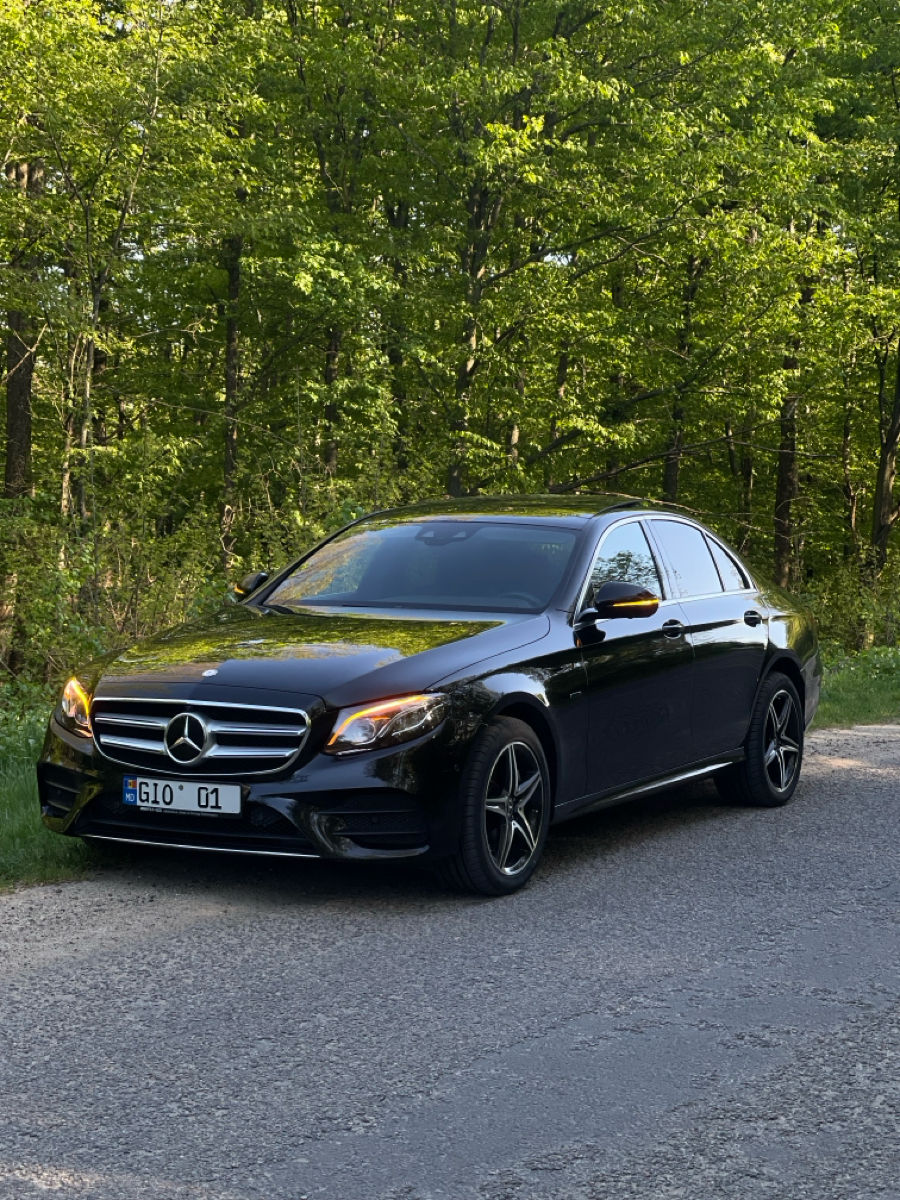 Mercedes E-Class AMG an. 2019 cu rulaj 84000 km, Plug-in Hybrid (diesel), 32000 €