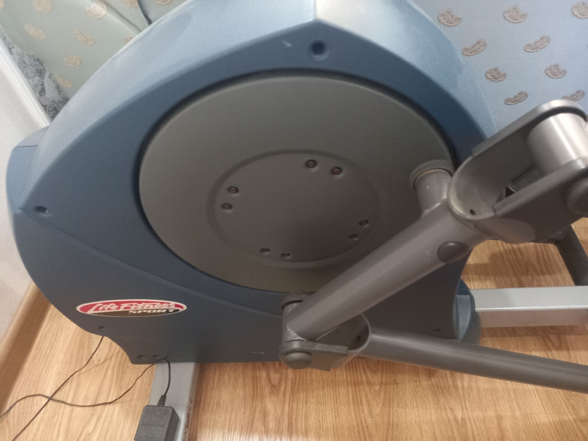 Эллиптический тренажер Life Fitness foto 1