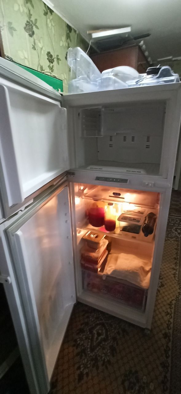 Двухкамерный холодильник Whirlpool ARC 4138
