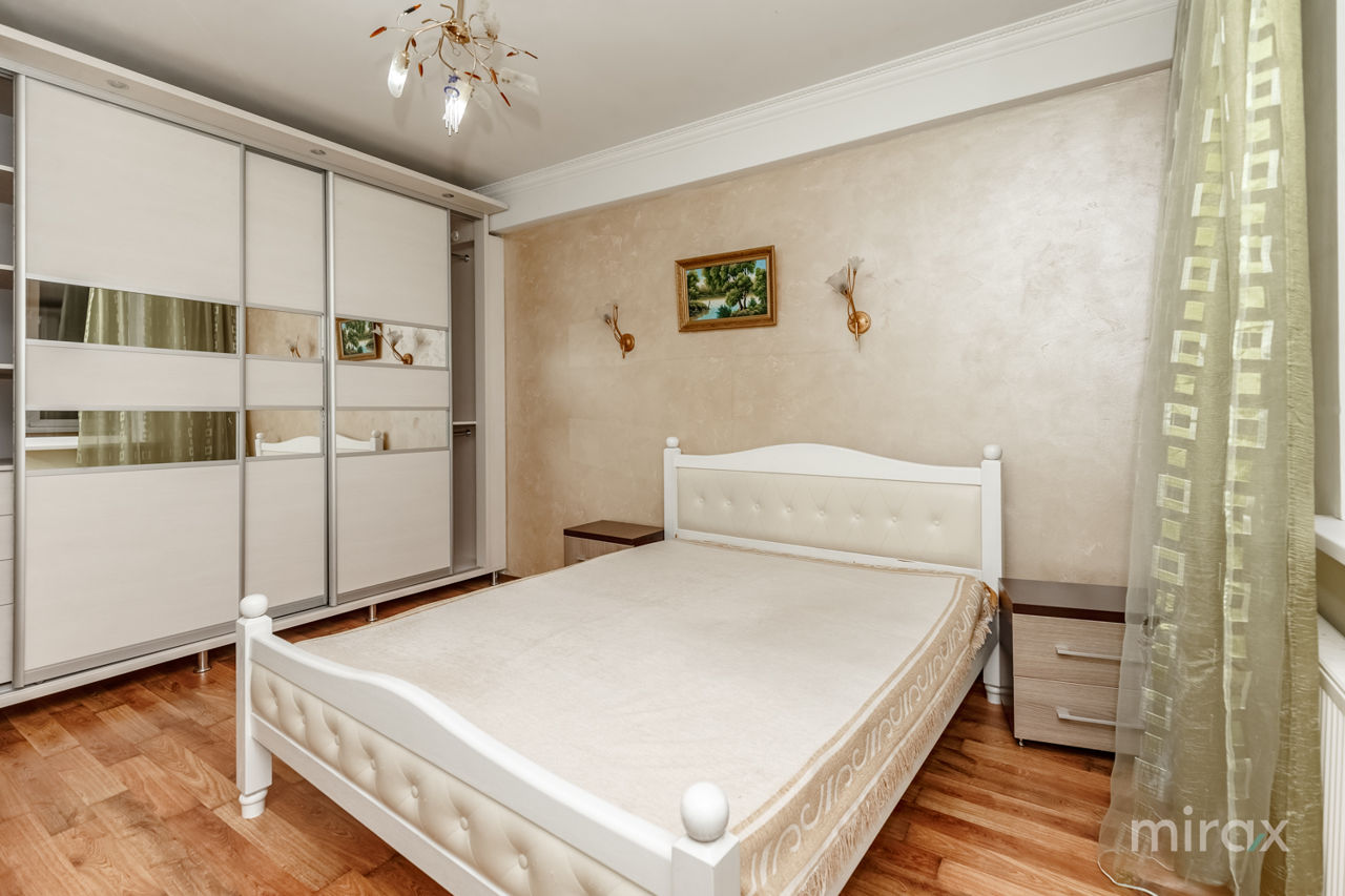 Apartament cu 3 camere, 106 m², Buiucani, Chișinău foto 2