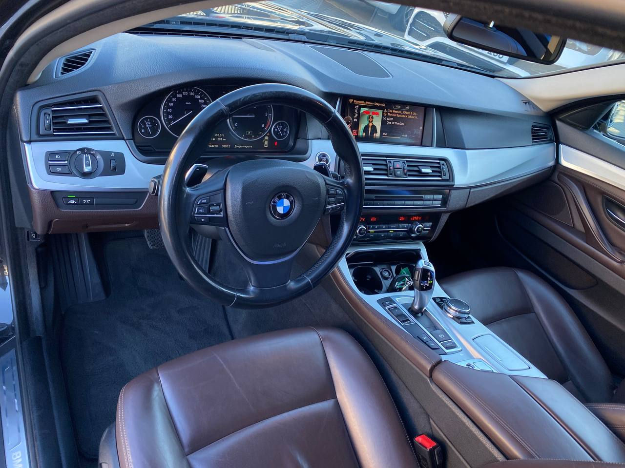 BMW 5 Series foto 8