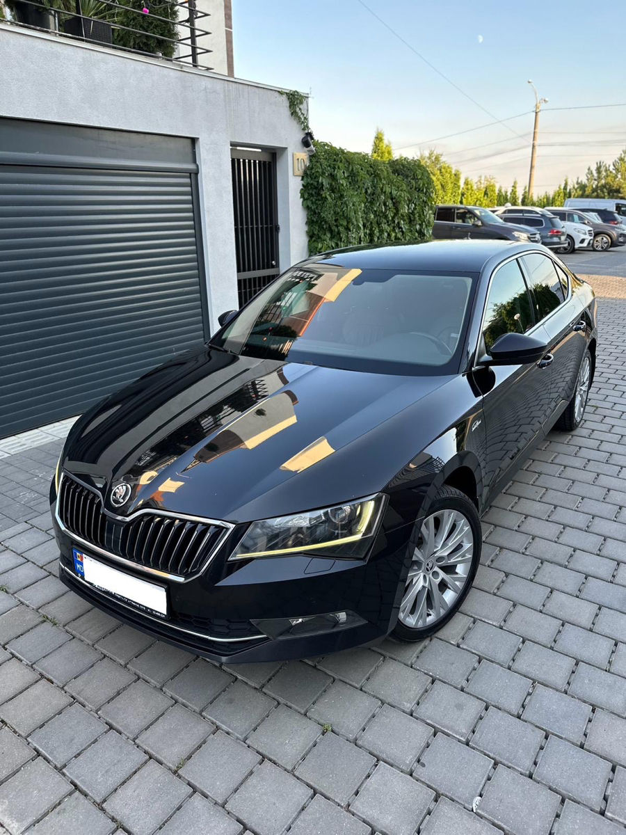 Skoda Superb foto 3