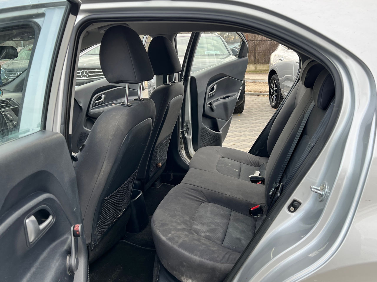 KIA Rio foto 13