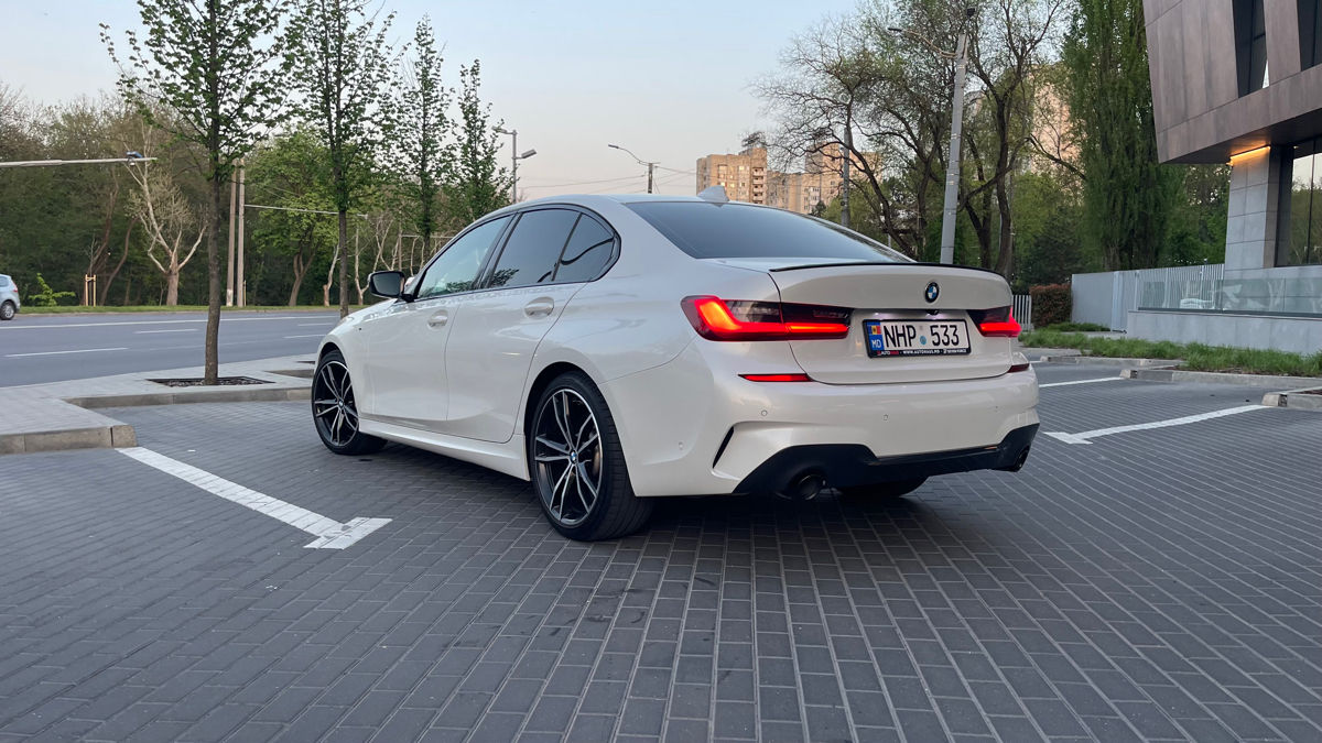 BMW 3 Series фото 5