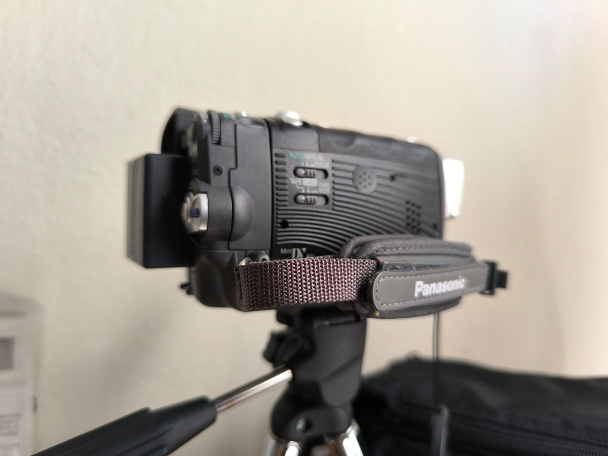 Videocamera "Panasonic"  NV-GS70 foto 4