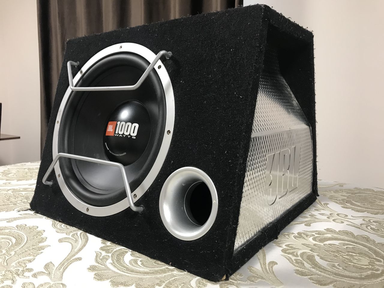 Subwoofer JBL (сабвуфер) si amplificator Raveland (усилитель)