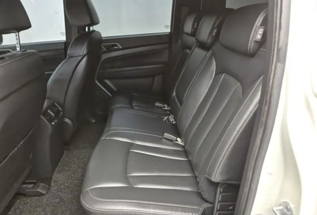 Ssangyong Rexton foto 9
