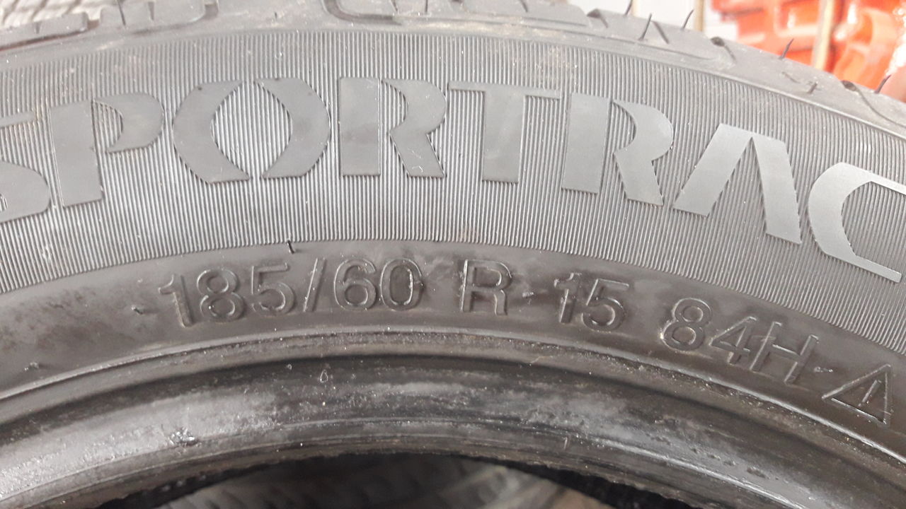 185/60 R15 в отличном состоянии ! Лето
