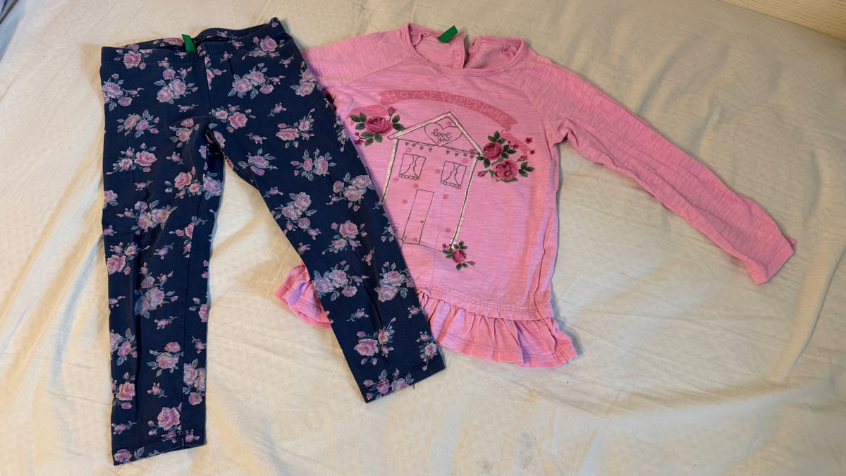 H&M: Pijama, rochii, bluze, malete, maiouri 98-104 cm. 2-3-4 ani. foto 2