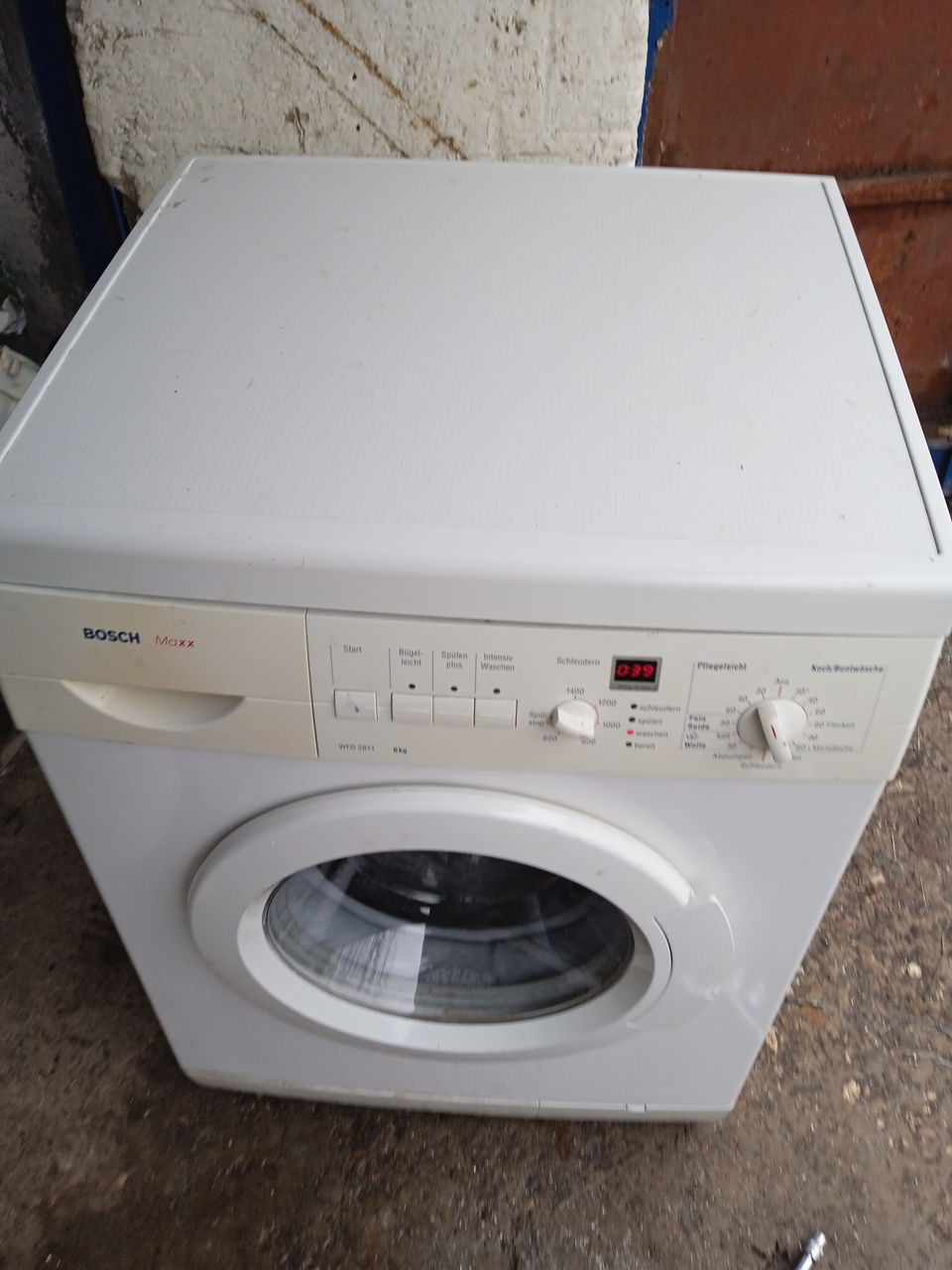 Стиралка немецкая Бош недорого на 6 кг 2350 лей без торга