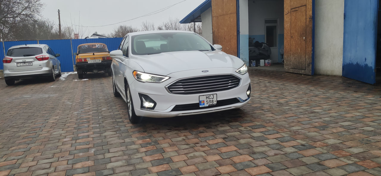 Ford Fusion foto 1