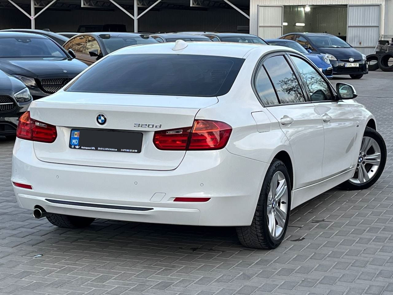 BMW 3 Series foto 2