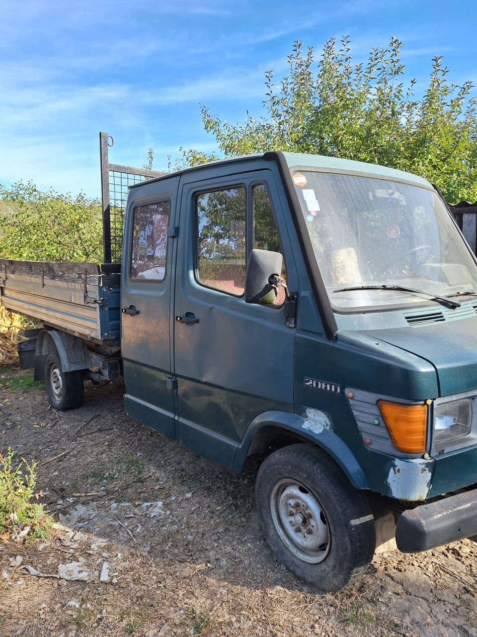 Mercedes 208D foto 1