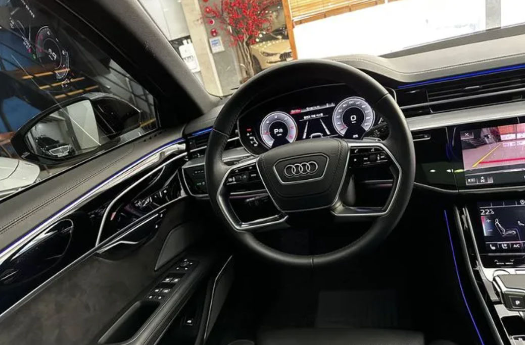 Audi A8 foto 8