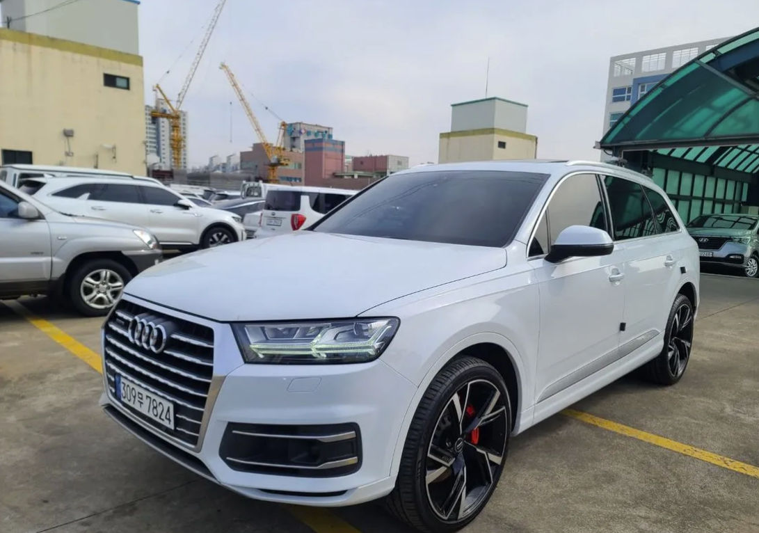 Audi Q7 foto 0