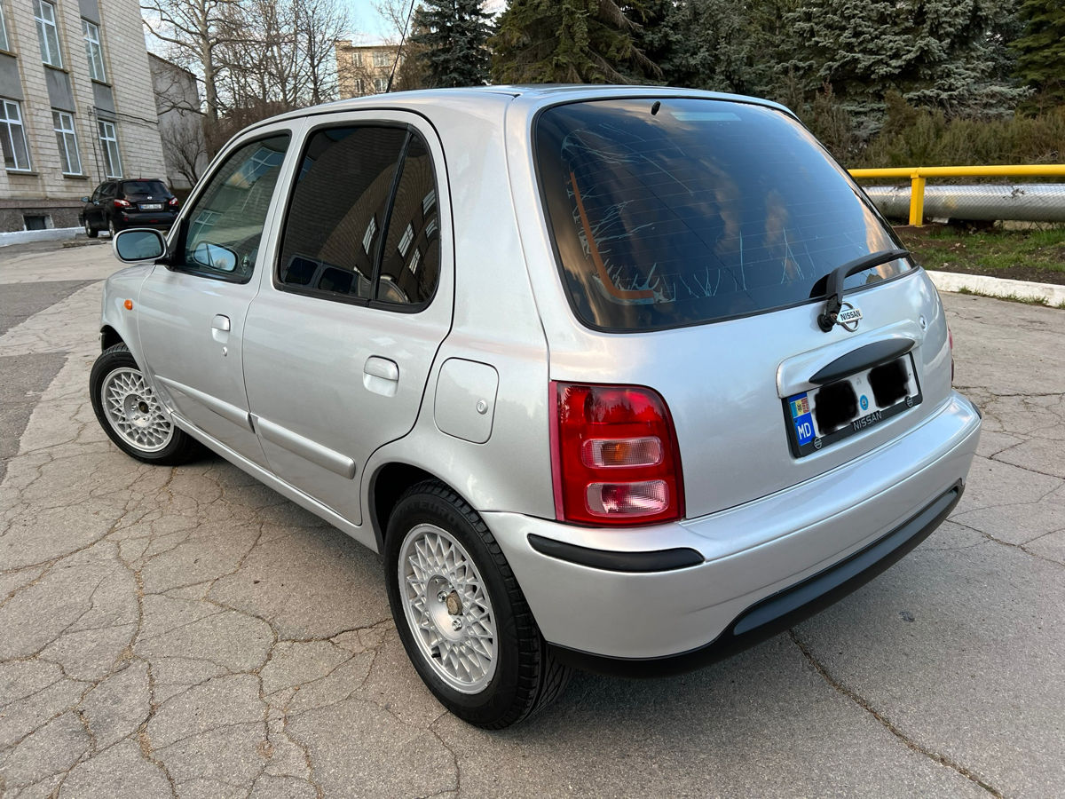 Nissan Micra foto 2