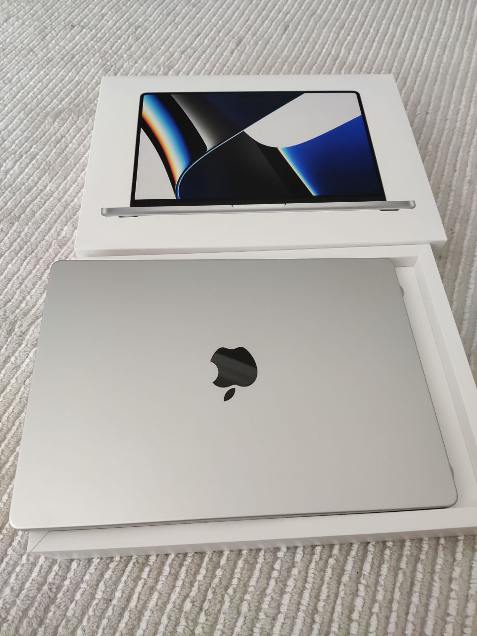 MacBook Pro 14 2021 M1 pro 8core/16/512