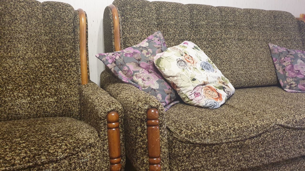 Продается два кресла