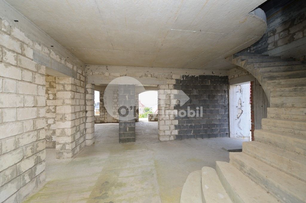 Casă cu 4 nivele, 580 mp + 18 ari, Dumbrava, 534000 € foto 5