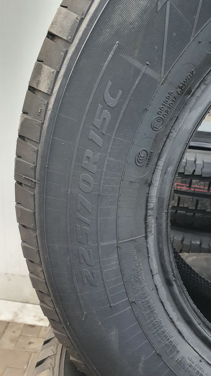 225/70 R15C - 1000 лей , 195/70 r15c - 900 лей , диски на спринтер 700 ...