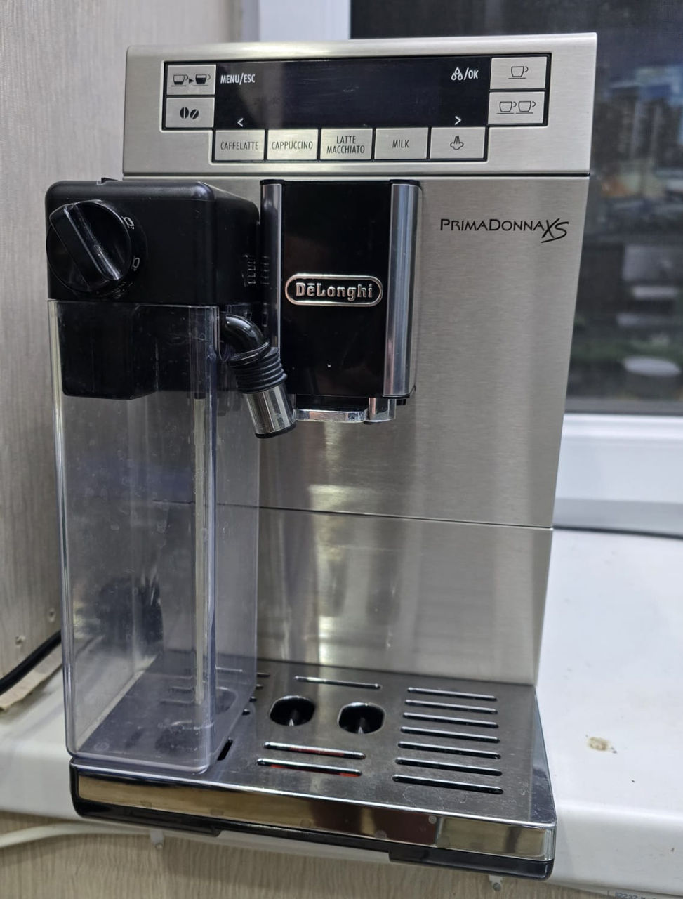 Кофемашина DeLonghi PrimaDonna XS, Б/У, в хорошем состоянии. фото 1